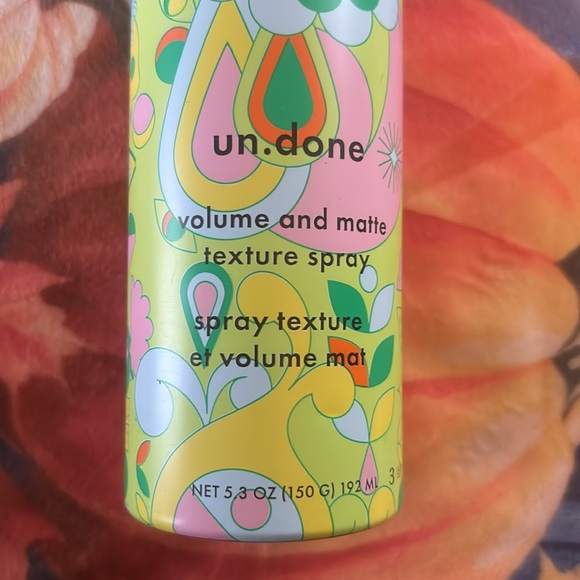 Amika Un.Done Volume and Matte Texture Spray - Picture 2 of 3